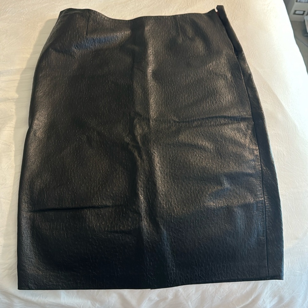 Easel Dean & Dimonda 100% leather black pencil skirt, embossed ostrich pattern